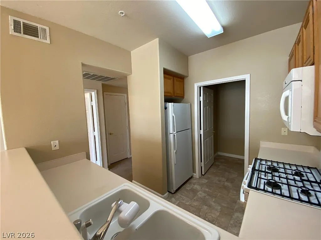 1 bed, 1.0 bath, 743 sqft, $1,195 — Photo 4