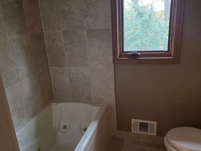 4110 Juneau Ln N — Photo 22