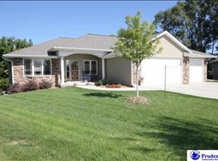 1606 Cary Cir, Bellevue, NE 68147
