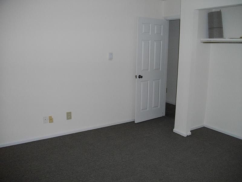 2nd image of 429 Hill St APT 1
