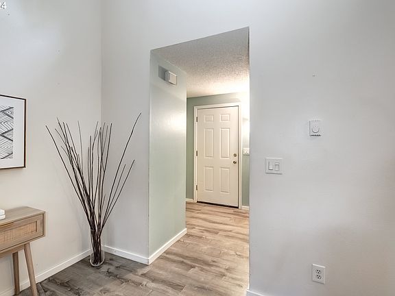 4th image of 1602 Village Park Pl