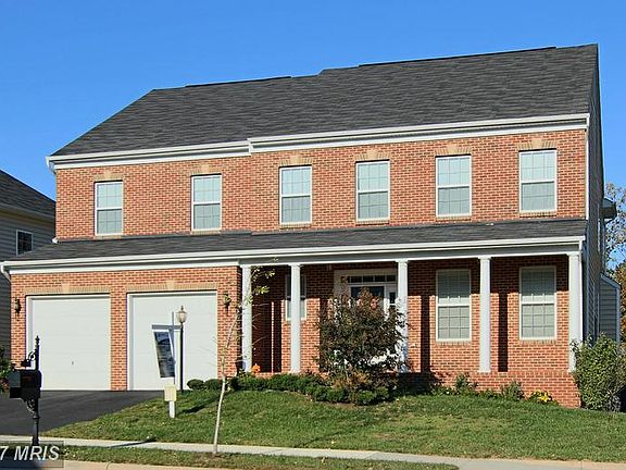 3rd image of 1914 Belleville Dr NE