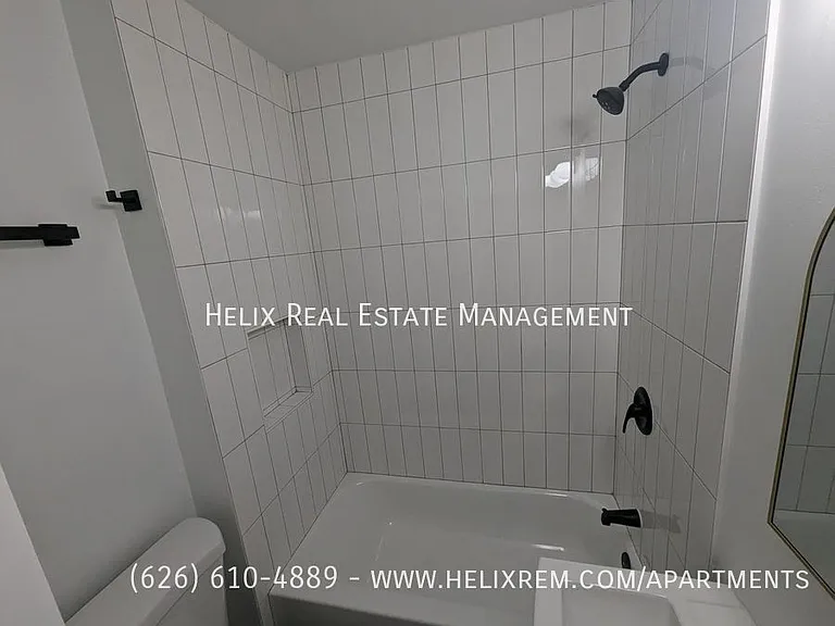 552 S Oakland Ave #4 — Photo 5