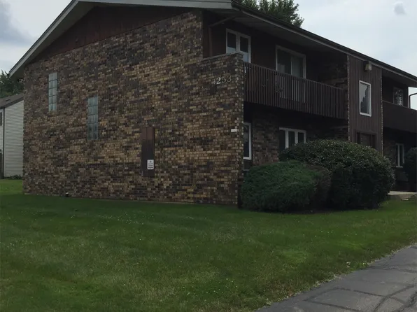 1253 Fairwood Ct #1, Elgin, IL 60123