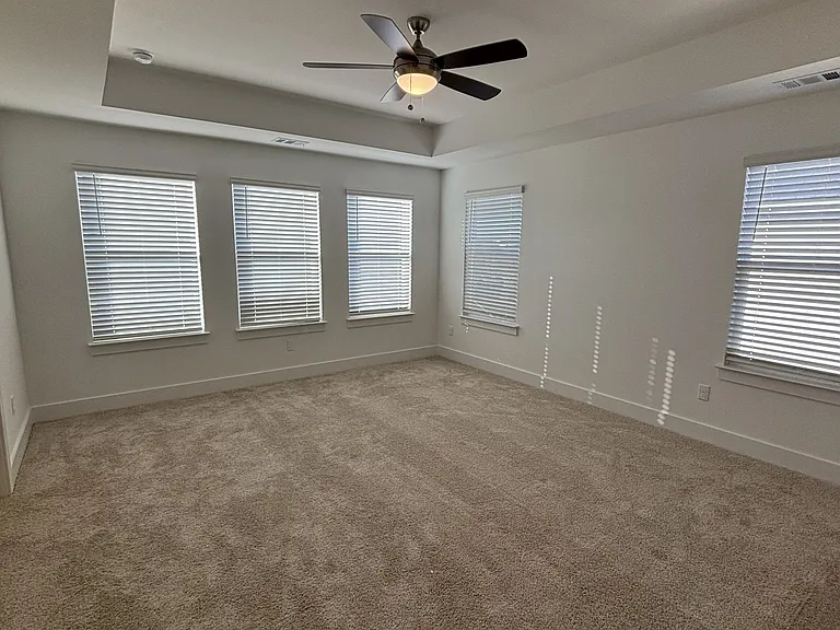 1008 Timothy Ln — Photo 4