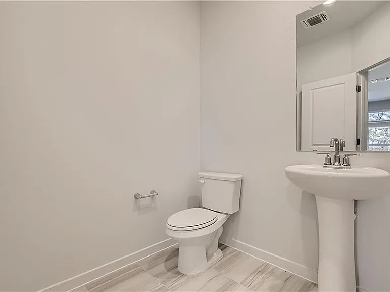605 W South St #211 — Photo 10