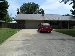 1806 SE Clark St, Bentonville, AR 72712