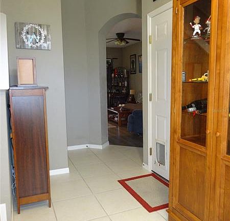 3rd image of 567 Shoreham Ct NE