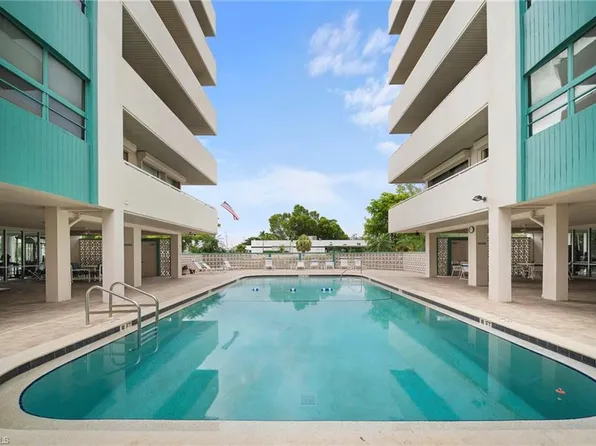 4807 Sunset CT #405, CAPE CORAL, FL 33904