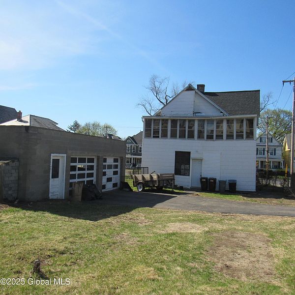 5th image of 450 N Brandywine Avenue