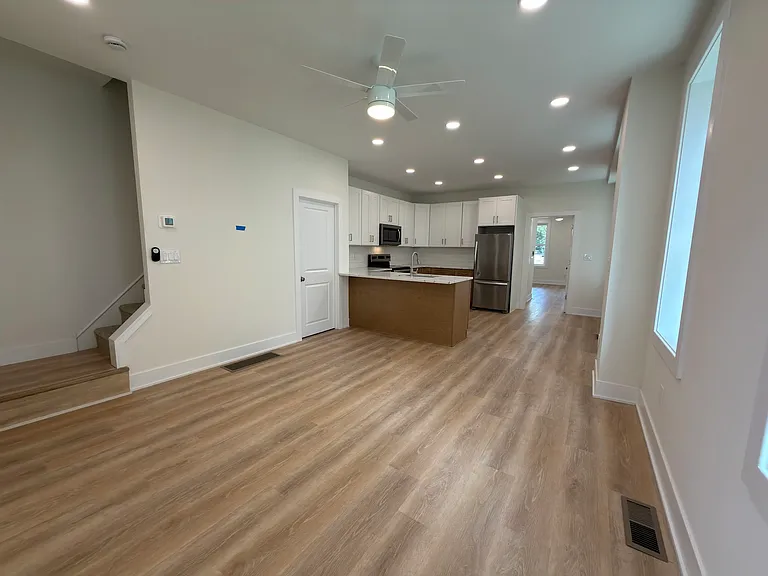 327 Roxborough Ave #1 — Photo 4