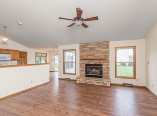 3968 W Whispering Rid Pass, Franklin, WI 53132