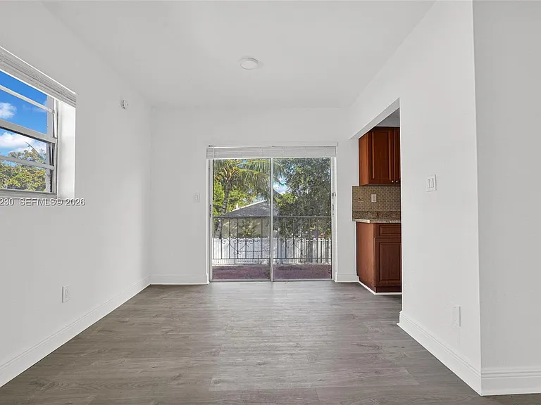 8295 NE Miami Ct #4 — Photo 23