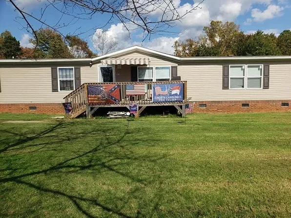 1679 Flat Shoals Rd, King, NC 27021