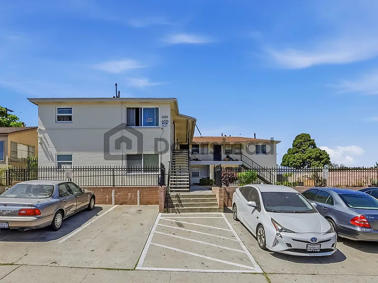 4026 Logan Ave — Photo 3