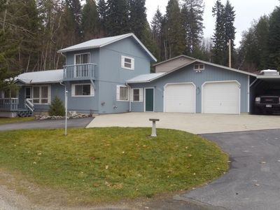 1276 Lakeshore Dr, Sagle, ID, 83860