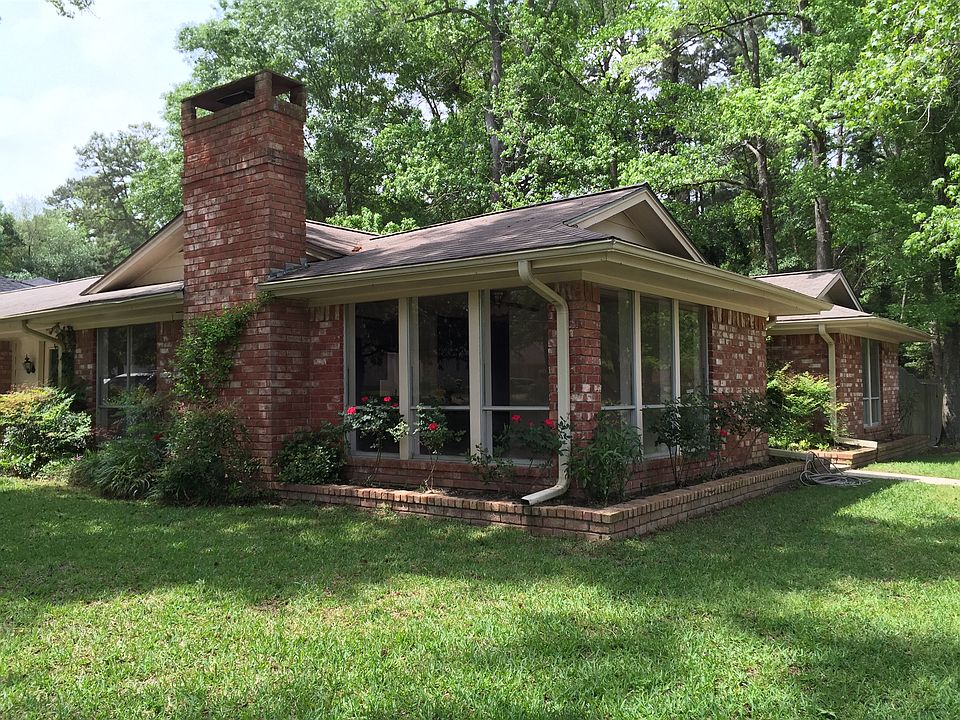 Beautiful Landscaped yard