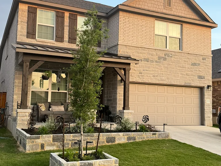 2223 Bluewood St — Photo 1