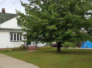 5982 Dunham Rd, Maple Heights, OH 44137