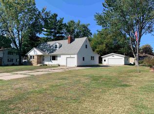 2682 Elmwood Dr, Adrian, MI
