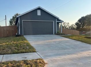 200 Houston St, Angleton, TX 77515