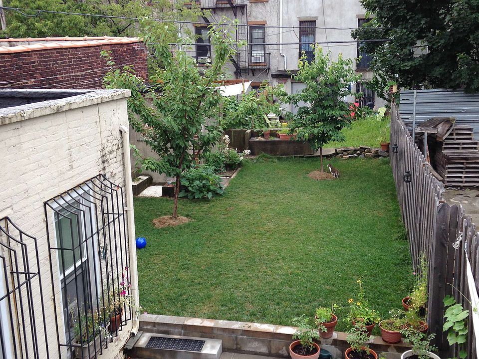 1st image of 202 Clifton Pl APT 2
