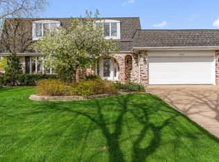 7722 Nantucket Dr, Darien, IL