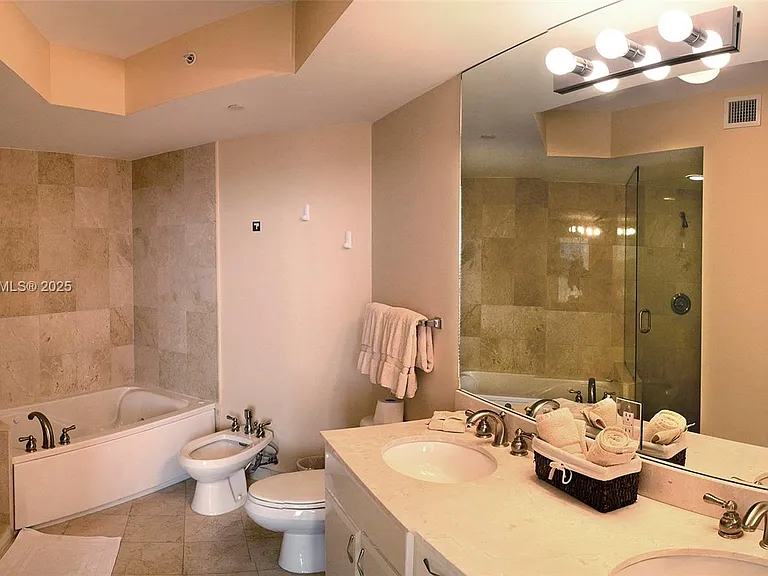6365 Collins Ave #3907 — Photo 5