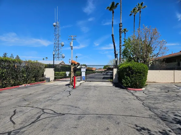 1250 E Shaw Ave APT 215, Fresno, CA 93710