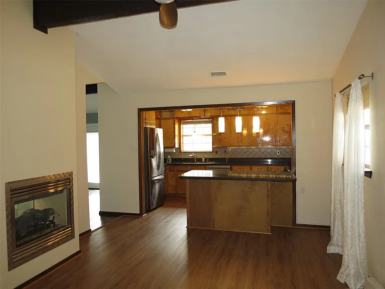 10505 Swallow Ln — Photo 7