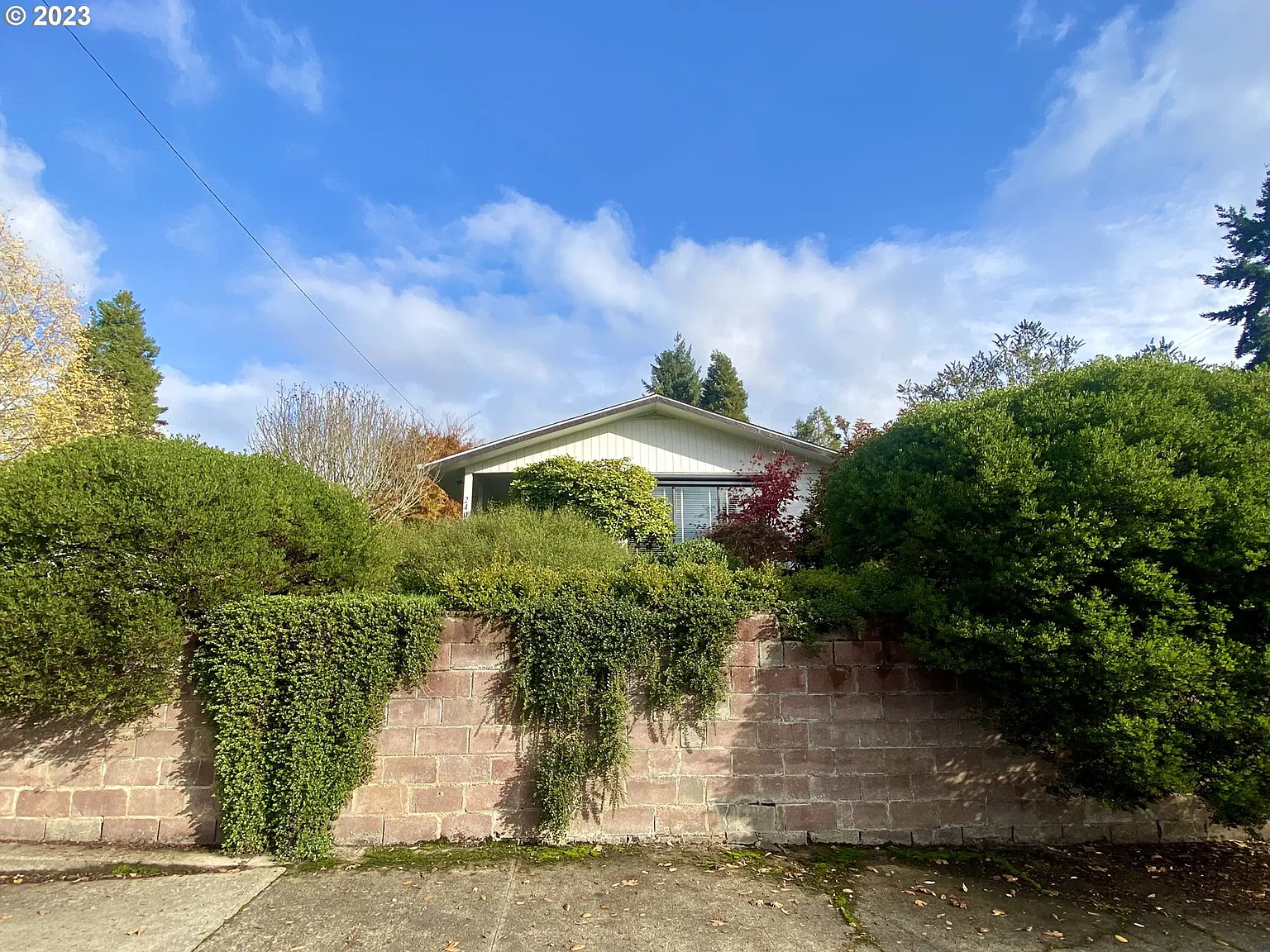 2405 Monroe St photo 1