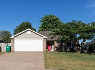 2579 Meadow Lake St, Springdale, AR 72764