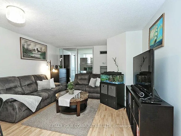 7 Bishop Ave #1606 — Photo 5
