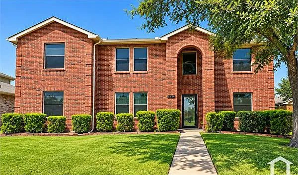 7 bed, 4101 sqft, $4,900 — Photo 1