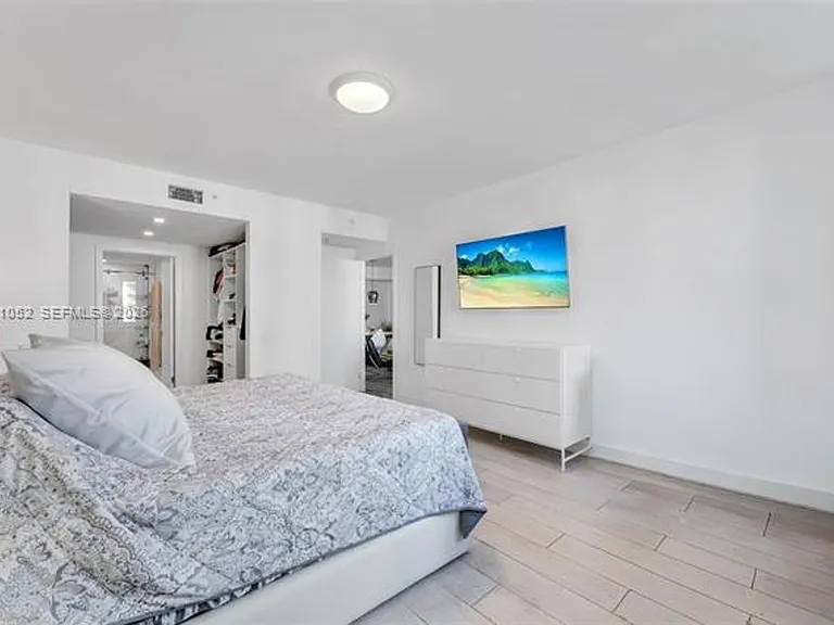 701 Brickell Key Blvd #1506 — Photo 12