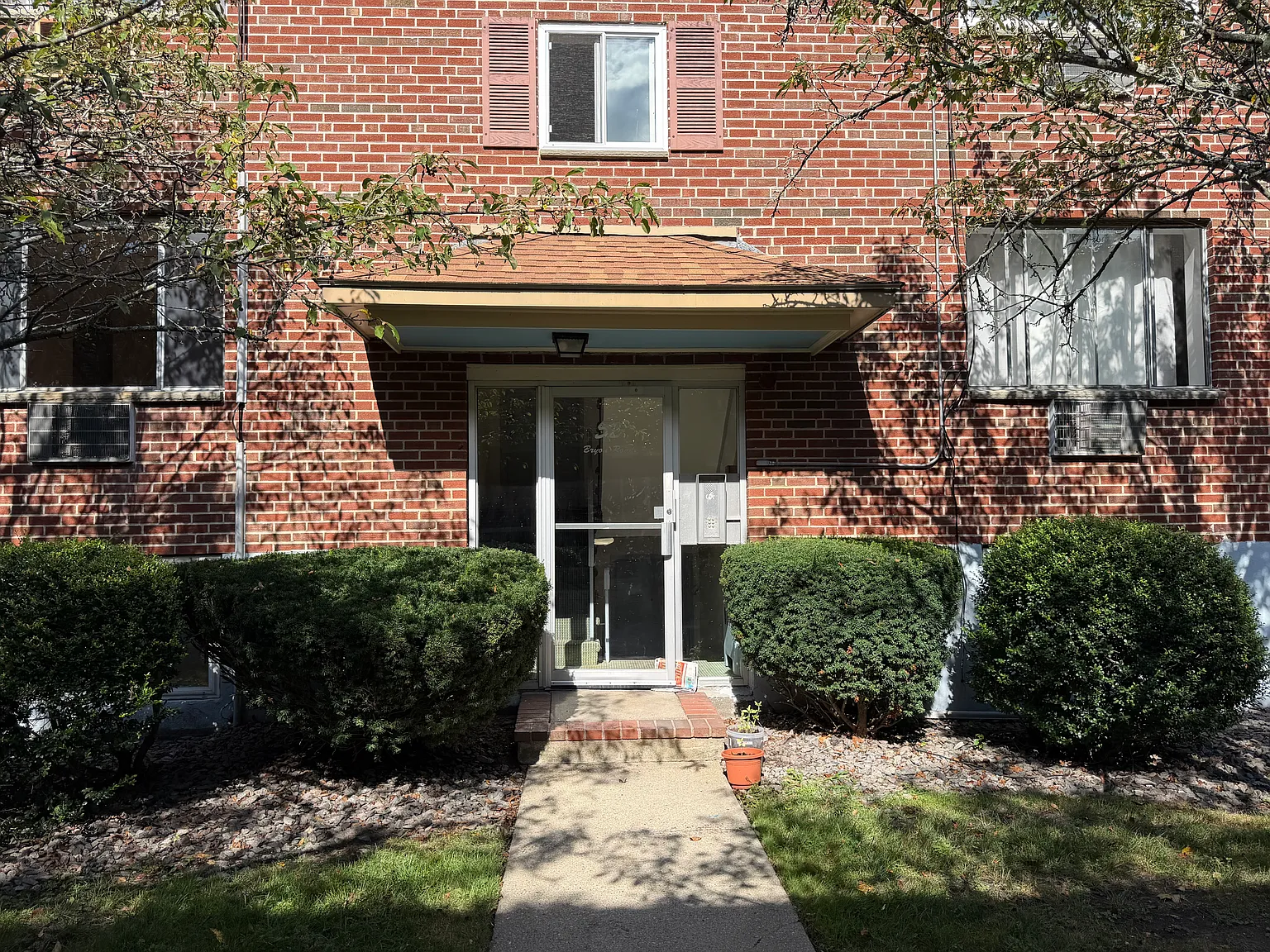 2 bed, 786 sqft, $2,600 — Photo 2