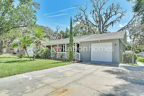 1115 N Powers Dr Photo 1