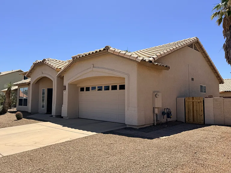 9005 N Lawndale Dr — Photo 2