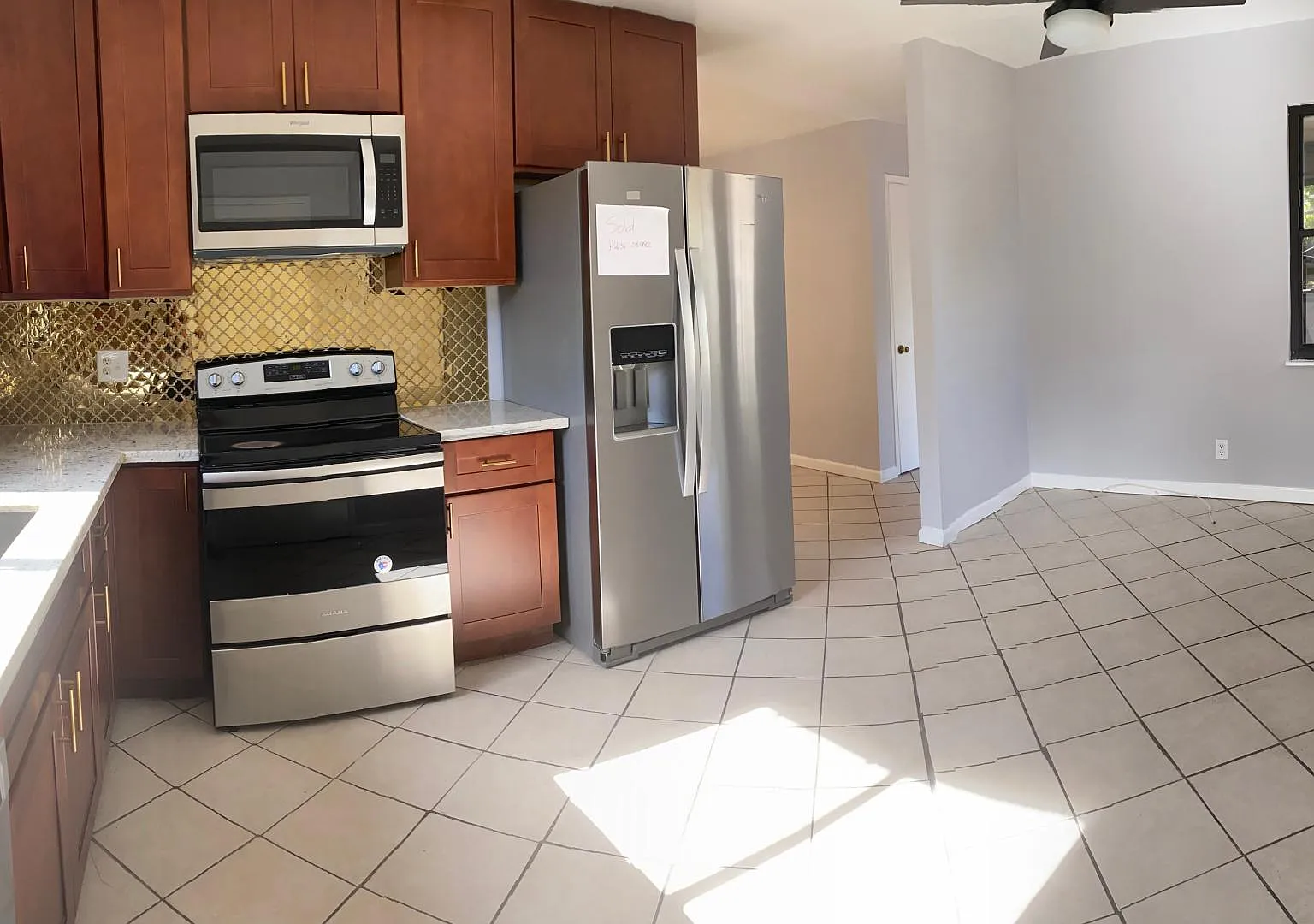 3 bed, 996 sqft, $3,695 — Photo 1