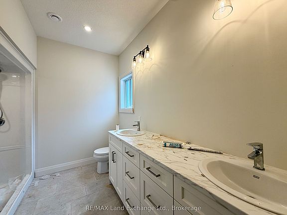 5th image of 443 Ivings Dr