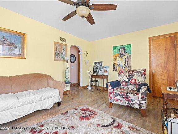 5th image of 3423 Upton Rd