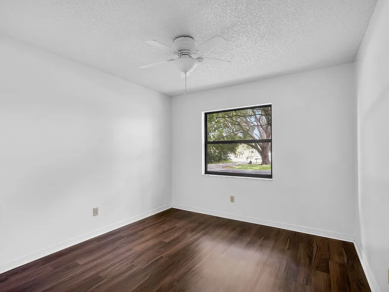 62 Teak Loop — Photo 15