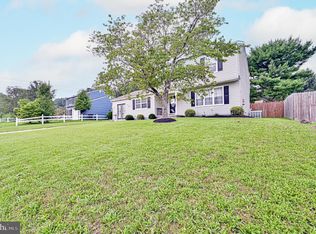 3 Elizabeth Pl, Sicklerville, NJ 08081