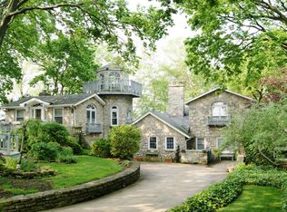 1821 Cedar Point Rd, Sandusky, OH 44870