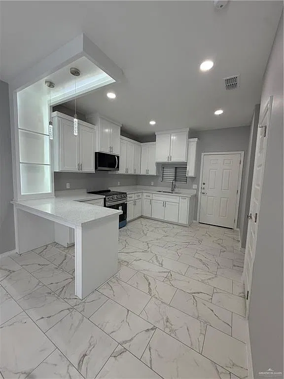 3 bed, 2.0 bath, 1050 sqft, $1,350 — Photo 3