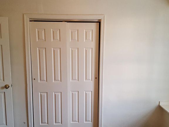 2nd Flr Front Bedroom Large Closet