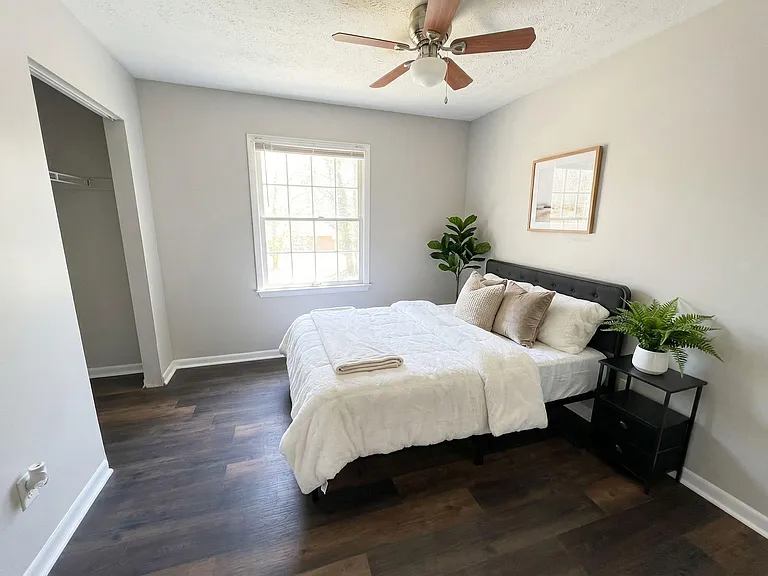 Willow Cove Way SW — Photo 1