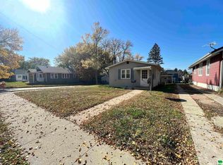2557 S Cedar St, Sioux City, IA 51106