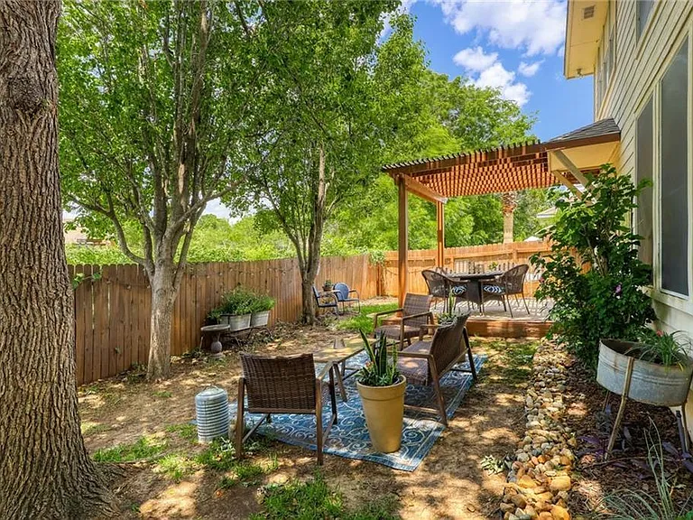 6819 Telluride Trl — Photo 26