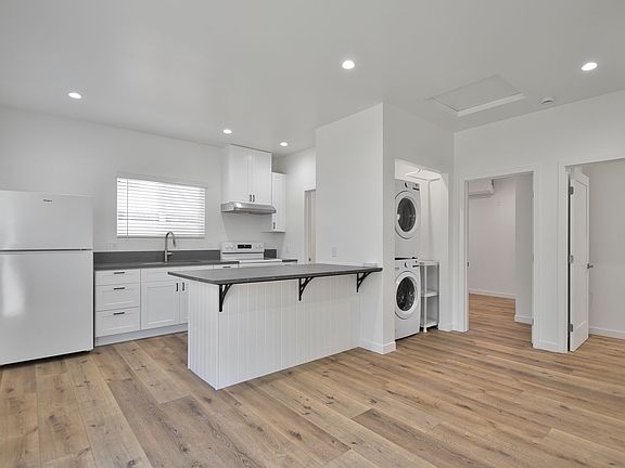 5th image of 1704 W 169th Pl #B